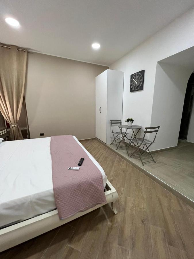 Bed and Breakfast In Piazzetta à Naples Extérieur photo