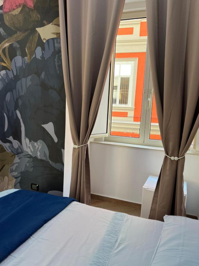 Bed and Breakfast In Piazzetta à Naples Extérieur photo