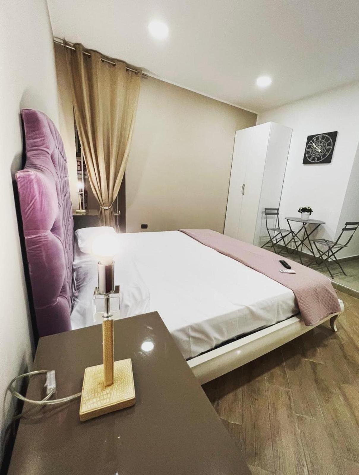 Bed and Breakfast In Piazzetta à Naples Extérieur photo